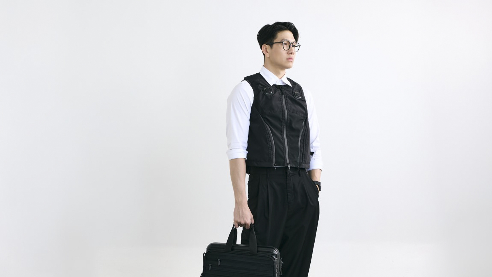 Smart Temperature-Controllable Modular Vest
